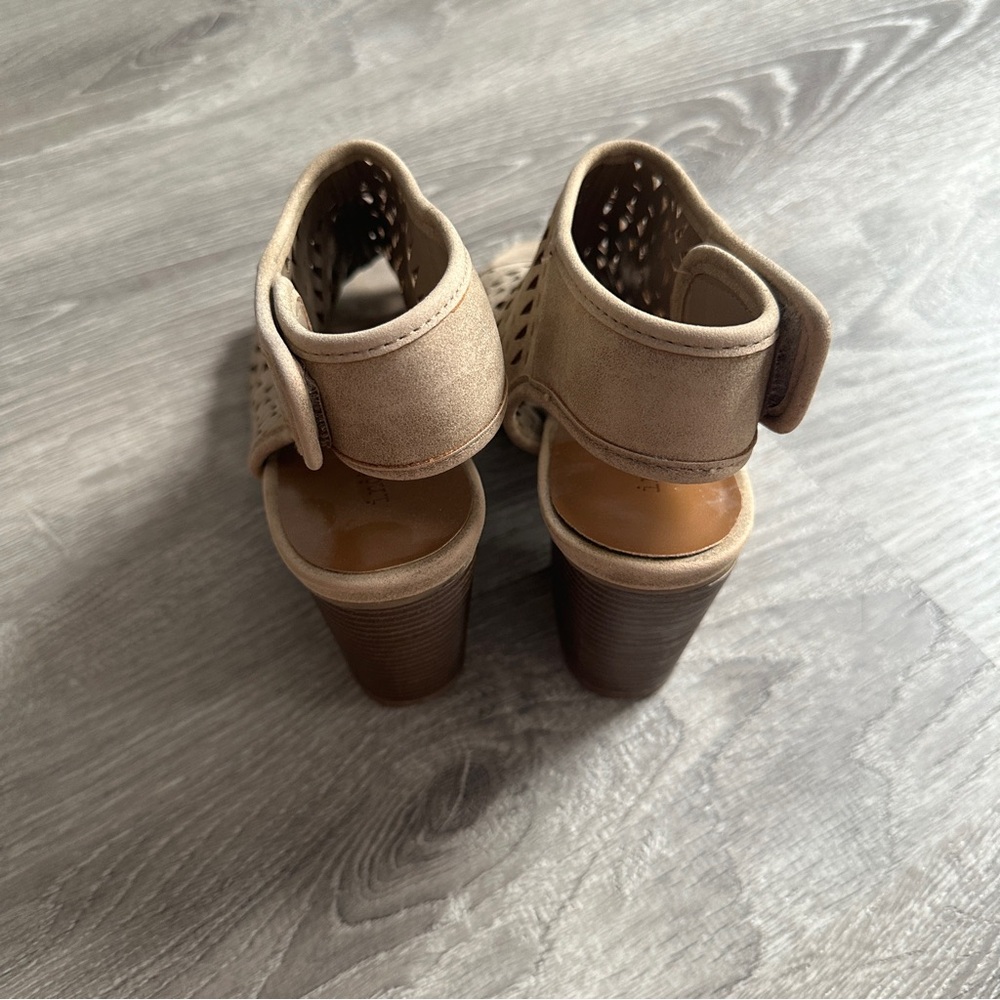 Indigo Rd. Tan Heeled Booties - Picture 3 of 7